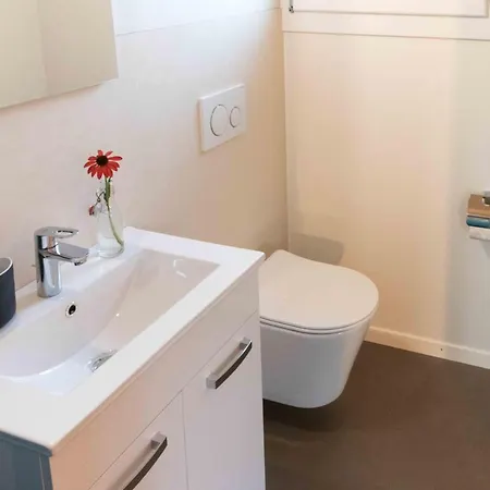 Au Chant Du Vent Bed & Breakfast