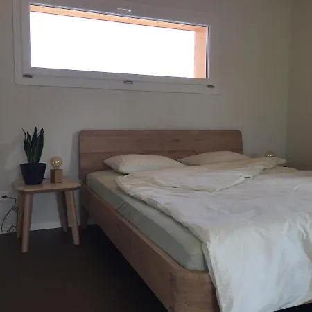 Au Chant Du Vent Bed & Breakfast *