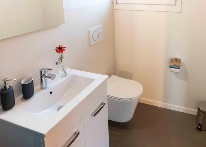 Au Chant Du Vent Bed and breakfast